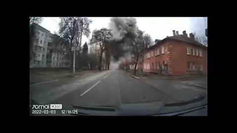 Rússia bombardeia residencial em Chernihiv - Russia Bombards Residential Neighborhood in Chernihiv