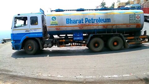 Onlineanand:Camión de gasolina de carga pesada girando 9/27 Hairpin Bend Road en Dhimbam Hills-28