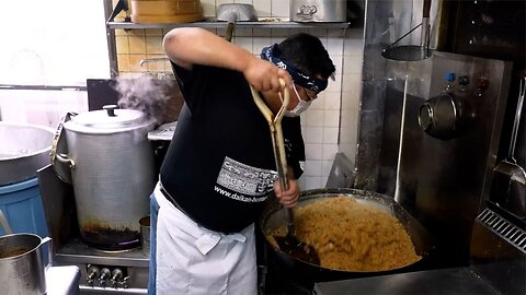The king of Japanese street food fried rice with a 4-hour queue