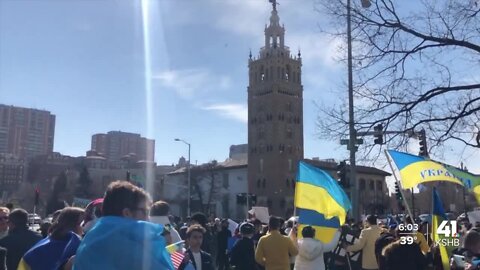 Kansas Citians rally in support of Ukraine at Mill Creek Park