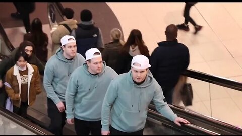 Triplets respawn on escalator prank 🤣