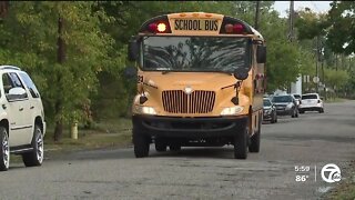 Mom says son's bus was 75 minutes late