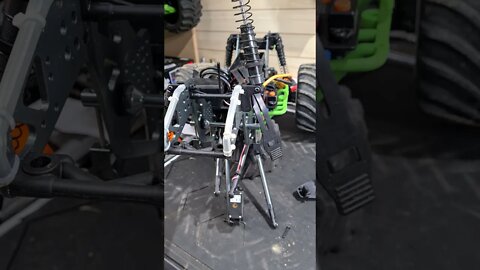 LOSI LMT GRAVEDIGGER axle mod ... NEVER SEEN - full vid soon