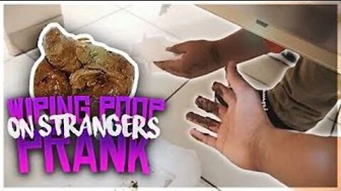 WIPING SH*T ON PEOPLE HANDS ✋🏽💩 (BATHROOM PRANK)