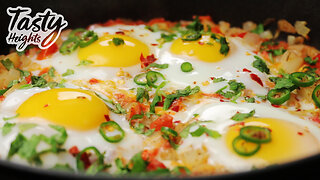 ONE-PAN DELICIOUS BREAKFAST HASH ( ENJOY THIS EASY DISH ANYTIME OF THE DAY! )