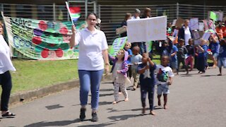 SOUTH AFRICA - Durban - School protest against cellphone tower (Videos) (SFr)