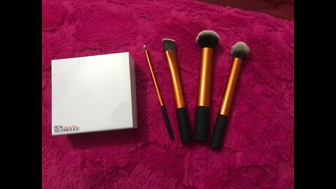 Real Techniques Flawless Base Brush Set With Ultra Plush Custom Cut Synthetic Bristles and Exte...