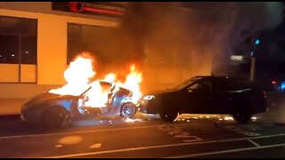 Mayhem As Car Repeatedly Rams Burning Car In Oakland