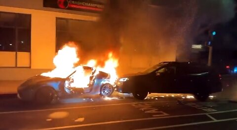 Mayhem As Car Repeatedly Rams Burning Car In Oakland