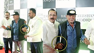 Salman Khan's Father Salim Khan Struggling to walk at the age of 87 at Baba Siddiqui Iftaar Party