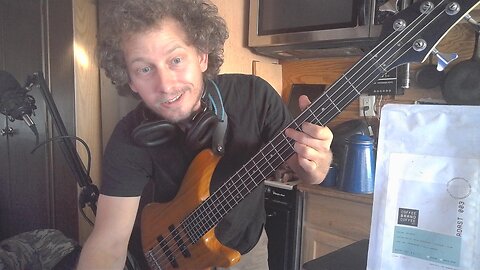 5 string bass scale practice ┃Boring dumb ol practice and regular ol chatting. ┃