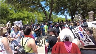 Pro-Life & Pro Abortion Protesters Get Into A Shouting Match Outside Texas Capitol