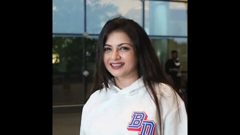 Bhagyashree Clicked At Mumbai Airport