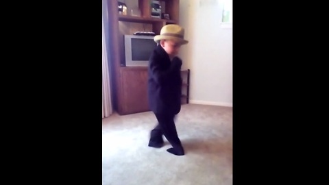 Seven-Year-Old Shows Off Flawless Michael Jackson Dance Moves