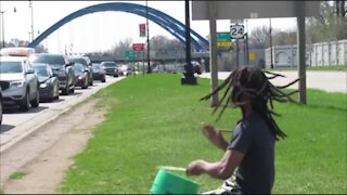 94/Telegraph Rd Intersection Bucket Drummer