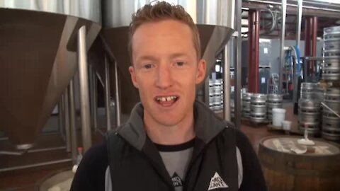 South Africa - Johannesburg - Mad Giant making award-winning beer (Video) (vM3)