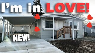 I'm in LOVE?! New Manufactured Home Tour!