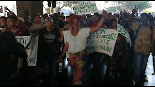 South Africa - Cape Town - Refugees Marching (Video) (W3R)