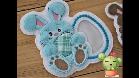 DIY treat holder - Candy holder - Easter treat bag - Applique Bunny and Egg Felt candy holder