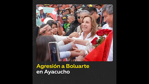 Agreden a Dina Boluarte durante su visita a Ayacucho