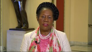 Dem Rep Shelia Jackson Lee Blames Bidens Low Approval Ratings On The Summer Heat