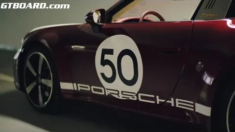 Cherrymetallic Porsche! 911 Targa 4S Heritage Design Edition Porsche 992 Targa. Lovely Porsche!