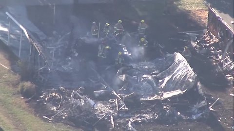 Helicopter crashes into mobile home park, setting homes on fire in Sebring, FL