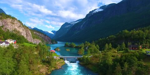 Stunningly beautiful view over the mountains