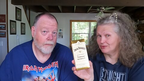 We Review A $10.99 Jack Daniels Tennessee Honey Chocolate Bar.