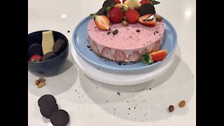 Strawberry Oreo, vanilla cheese cake
