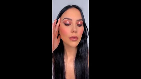 #Shorts Makeup Tutorial: Peachy Glossy Look for Summer