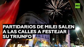 Partidarios de Milei salen a las calles a festejar su triunfo a la espera de un cambio