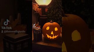 #TARDIS VS #PUMPKIN 🎃 HALLOWEEN HORROR NIGHTS #HALLOWEEN #HHN31 #HHN #SUBSCRIBE #SHORTS