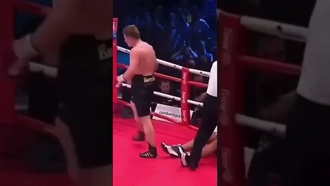 Cocky Fighter Asked For It!😂😂 #boxing #showboat #gonewrong