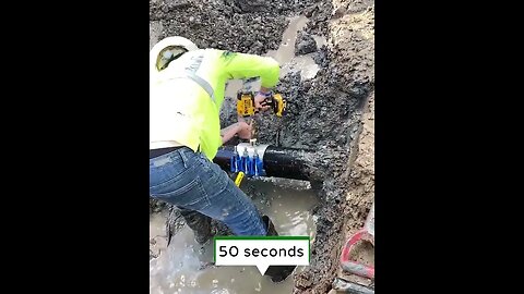 Utility Worker Races Against Time #viralclips #viralvideos