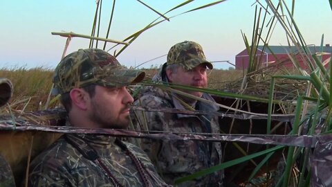 MidWest Outdoors TV Show #1594 - Duck Hunting with the Beavertail Crew