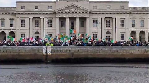 IE: Irish Patriots Chanting Outside Parliament... 'Get Them Out'