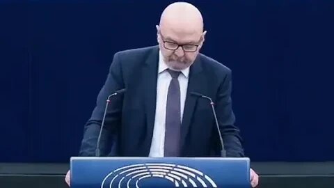 ECR-voorzitter Ryszard Legutko SLOOPT absoluut het EUROPEES PARLEMENT