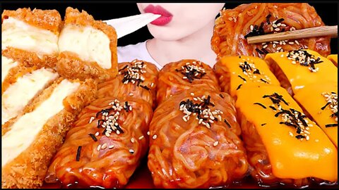 ASMR MUKBANG｜SPICY FIRE NOODLE WRAP, CHEESE PORK CUTLETS 불닭볶음면 불닭쌈 치즈돈까스 EATING SOUNDS 먹방