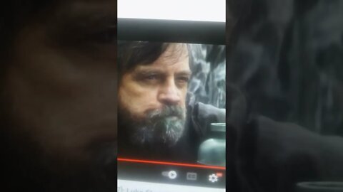 Warwick Davis Took Inspiration for WILLOW Performance from Mark Hamill in Star Wars: The Last Jedi