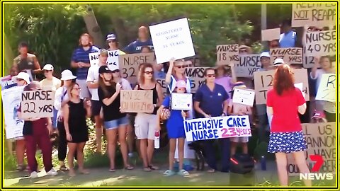 Nurses who refused COVID jabs rallying outside Gold Coast hospital demanding their jobs back