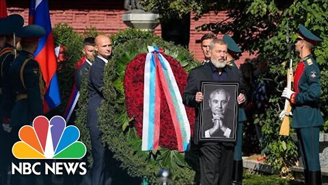 Thousands Line Streets Of Moscow To Respects To Former Soviet President Mikhail Gorbachev