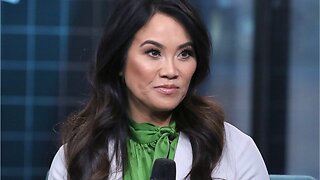 Kim Kardashian "Obsessed" With Dr. Pimple Popper