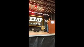 Governor Brian Kemp Speech Live 12-2020 - Crowd chants fight for Trump , Kemp speaks positive of DJT