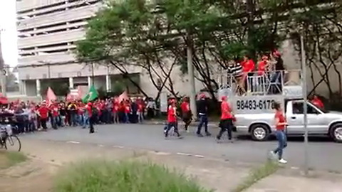 'Cumprida com louvor', marcha do MTST conquista promessa do governo Alckmin