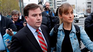 Women Testifies Against Smallville Actress Allison Mack's Role In Sex Cult NXIVM