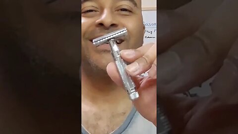 ASMR SATISFYING SINGING of Edwin Jagger DE 89💈🔊🪒🎞️👌🏾💈#asmr #shavingproducts #safetyrazor #satisfying