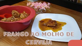 Delicioso frango ao molho de cerveja. Rápido e fácil.