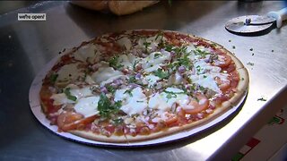 Milwaukee Classic Pizza offering discounts to help others during tough times