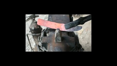 Forging a hunting knife #knifemaking #forged
